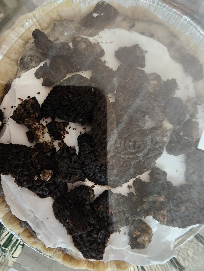 Fresh Small Cookies & Cream Pie
